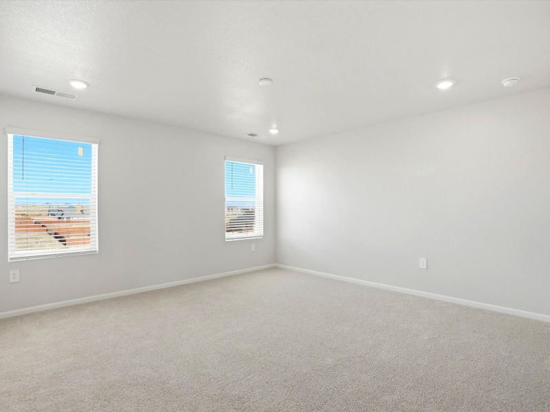 Spacious, unfurnished interior of a new home in Meridian Ranch, Peyton (Image 15).