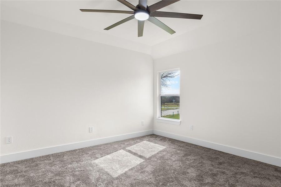 Spacious, unfurnished interior of a new home in , Sherman (Image 31).