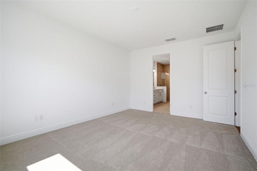Spacious, unfurnished interior of a new home in Waterset, Apollo Beach (Image 21). Spacious, unfurnished interior of a new home in Waterset, Apollo Beach (Image 21).
