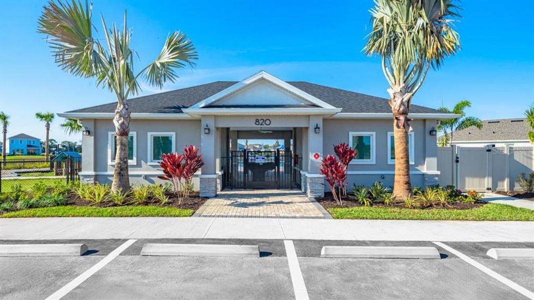 Community amenities in Indigo Creek, Apollo Beach (Image 33).