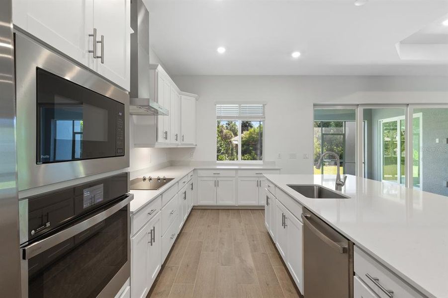 Furnished interior view inside a new home in Sandy Key, Fort Myers (Image 6).