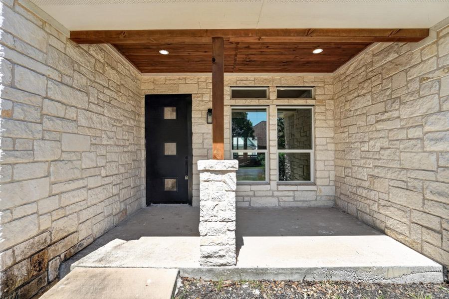 Exterior details and patio area of a home in , Horseshoe Bay (Image 3).