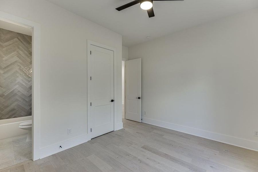 Spacious, unfurnished interior of a new home in , Flowery Branch (Image 23).