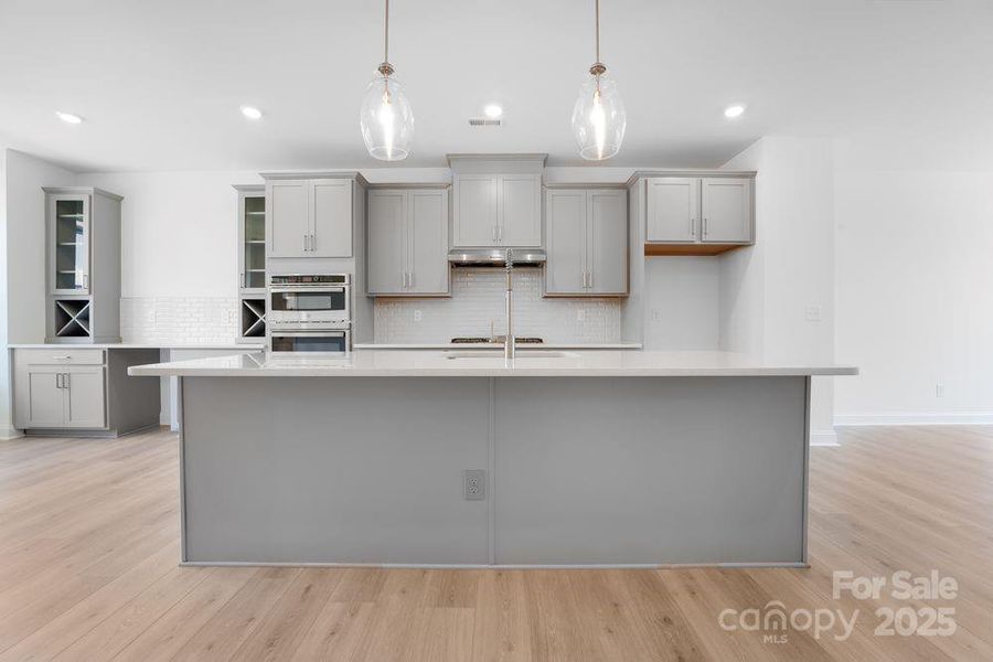 707 Hoke Lane ~ Ready Now 707 Hoke Lane ~ Ready Now