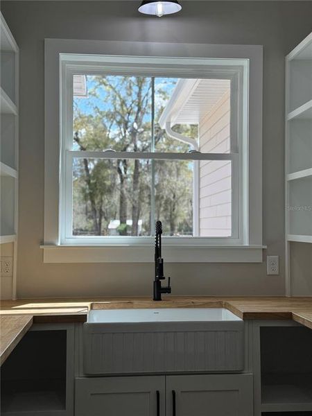 Close-up of interior finishes inside a home in , Chiefland (Image 38).