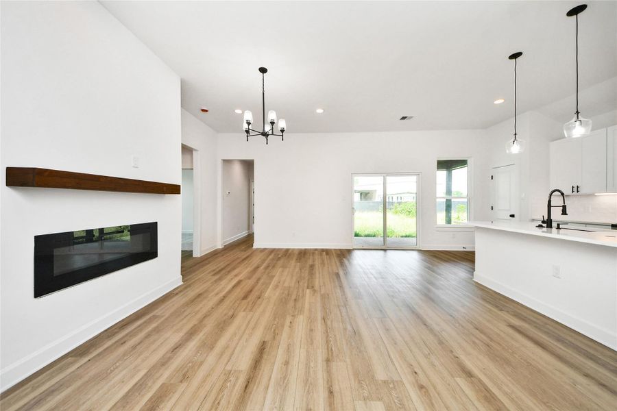 Spacious, unfurnished interior of a new home in , Hempstead (Image 23).