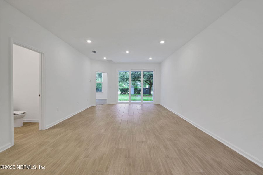 Spacious, unfurnished interior of a new home in The Hammock at Palm Harbor, Palm Coast (Image 22).