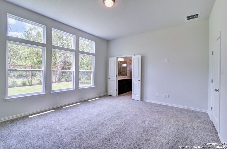 Spacious, unfurnished interior of a new home in The Crossvine, Schertz (Image 16).