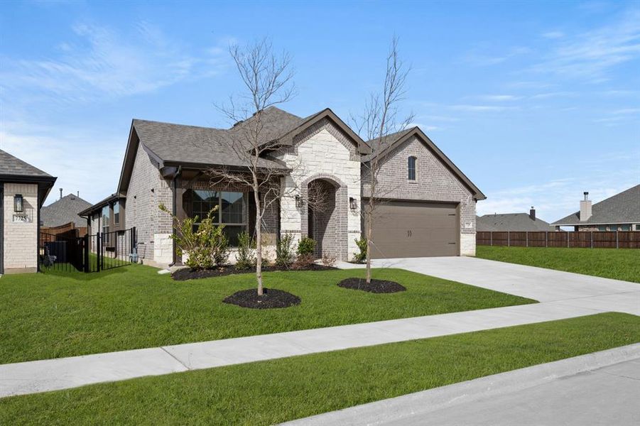 7729 Stubblefield- Front-2