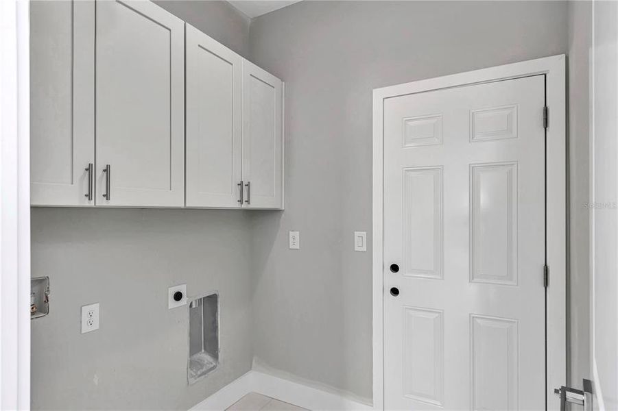 Spacious, unfurnished interior of a new home in , Ocala (Image 12).