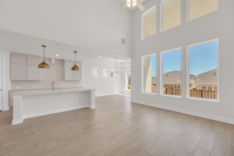 Spacious, unfurnished interior of a new home in Nolina, Georgetown (Image 18).