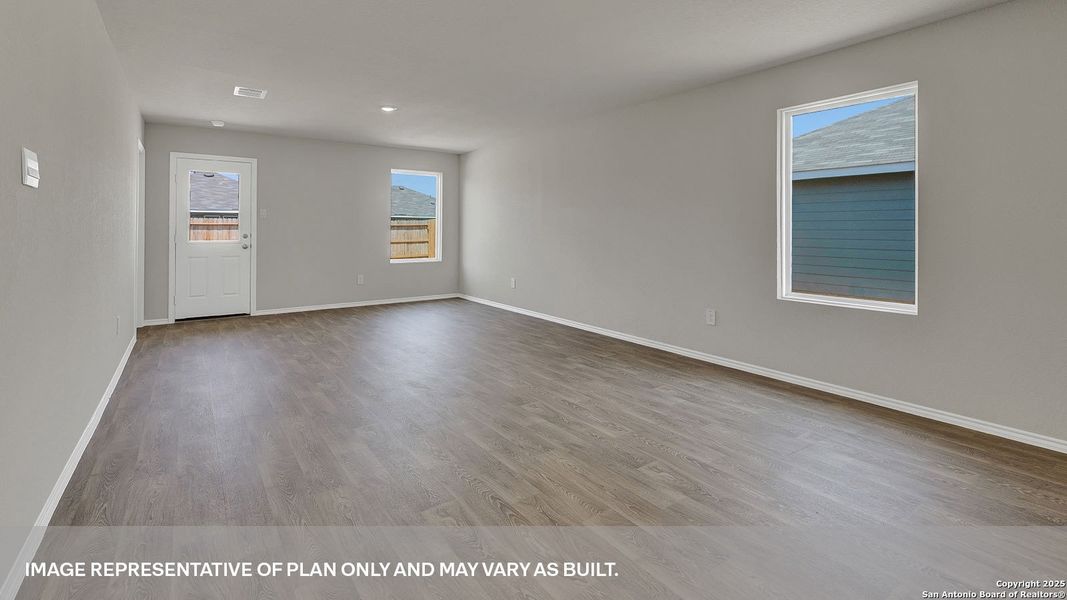Spacious, unfurnished interior of a new home in Spring Valley, New Braunfels (Image 12).