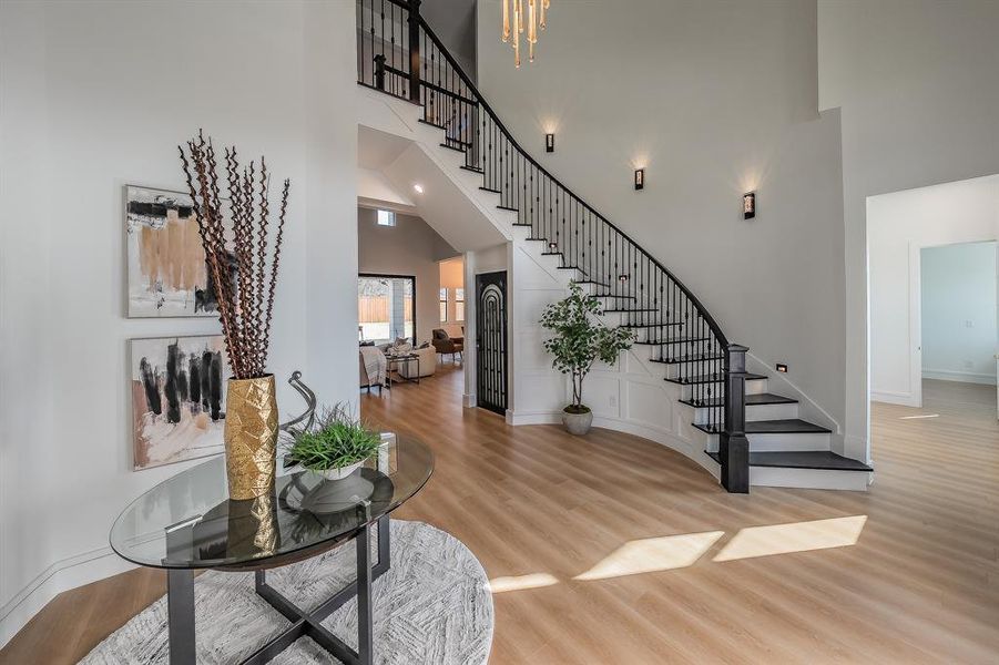 Furnished interior view inside a new home in , Colleyville (Image 29).