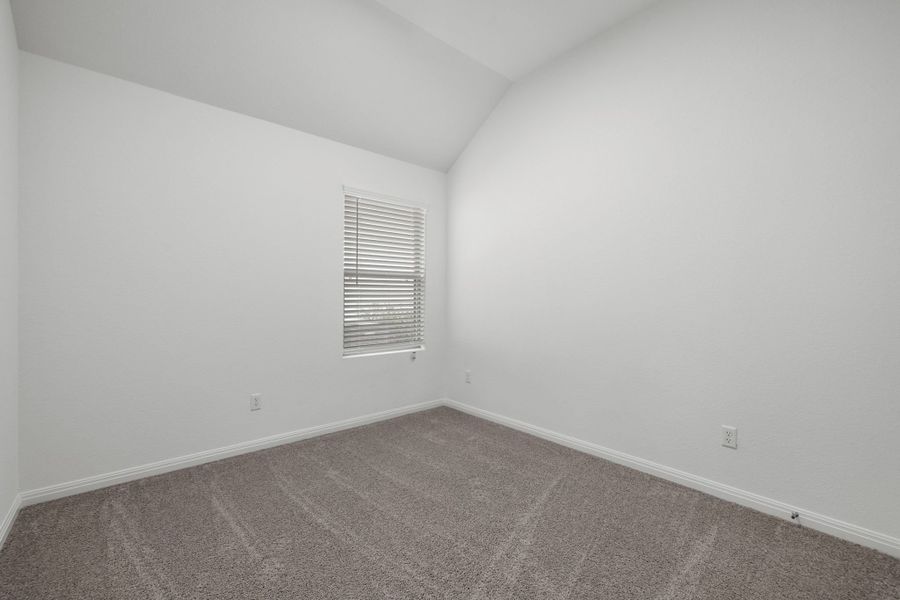 Spacious, unfurnished interior of a new home in Trinity Ranch, Elgin (Image 26).
