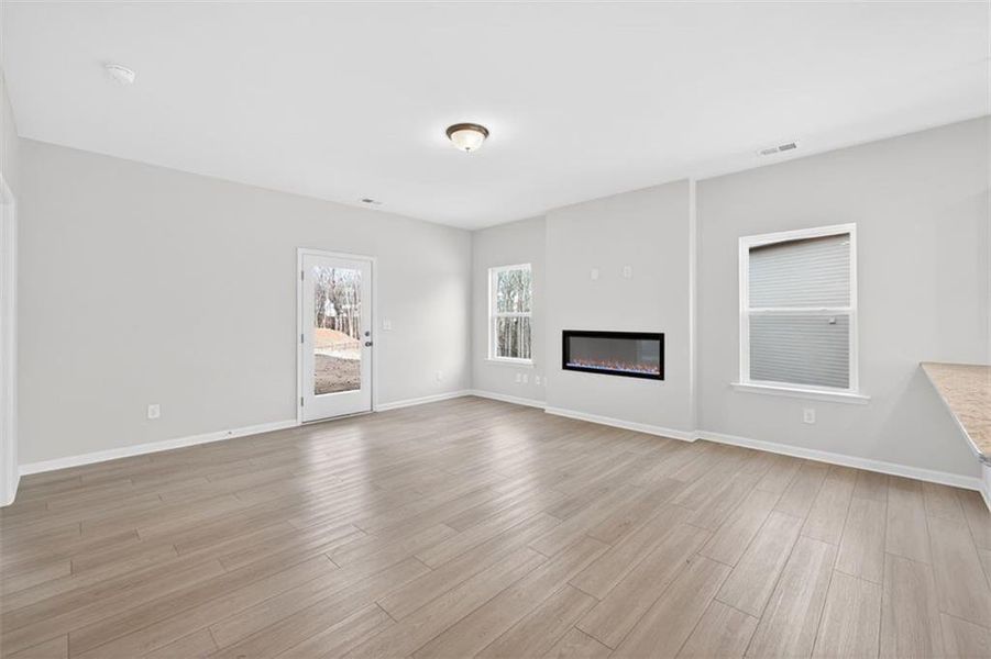 Spacious, unfurnished interior of a new home in Allen Manor, Hoschton (Image 19).