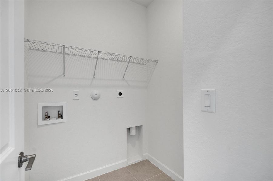 Spacious, unfurnished interior of a new home in , Homestead (Image 18).