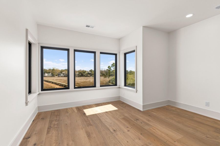 Spacious, unfurnished interior of a new home in , Charleston (Image 28).