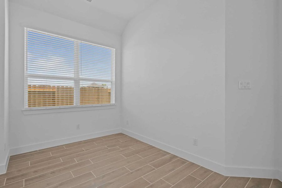 Representative unfurnished interior of a home built from the Augusta by Chesmar Homes in Riceland Alley Loads, Mont Belvieu (Image 20).