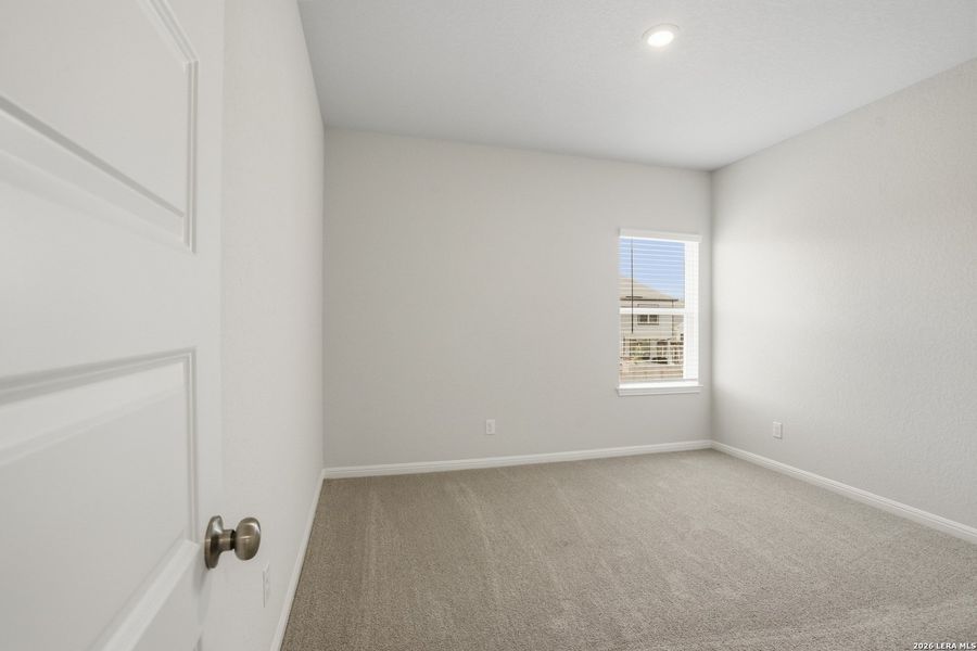 Spacious, unfurnished interior of a new home in Melissa Ranch, San Antonio (Image 19).