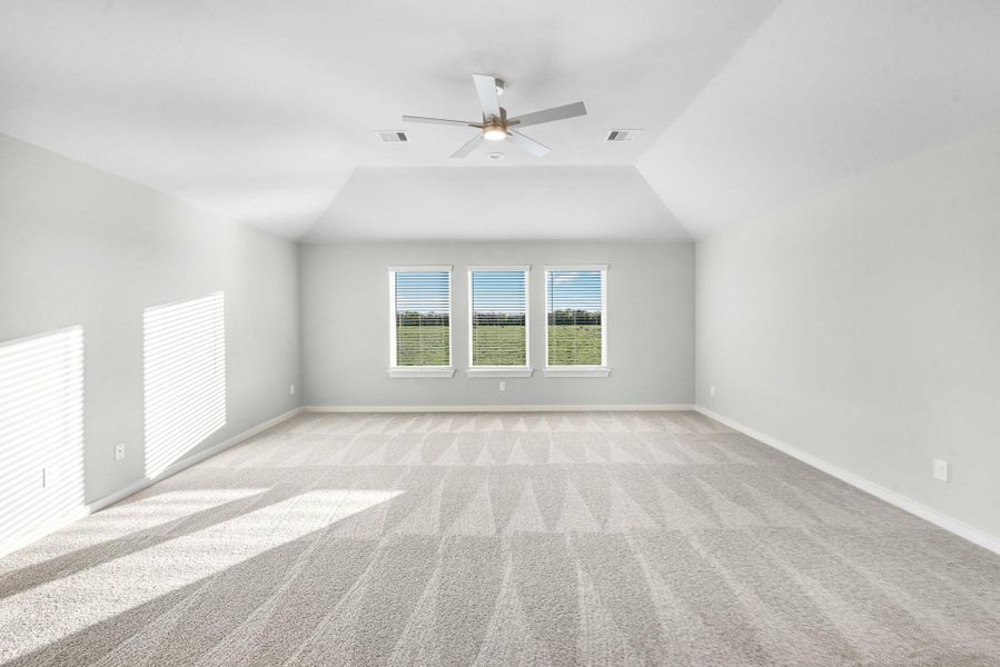 Spacious, unfurnished interior of a new home in Briarwood Crossing, Rosenberg (Image 40).
