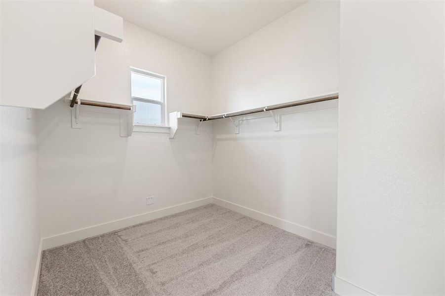 Spacious, unfurnished interior of a new home in Eagle Ridge Estates, Weatherford (Image 37).