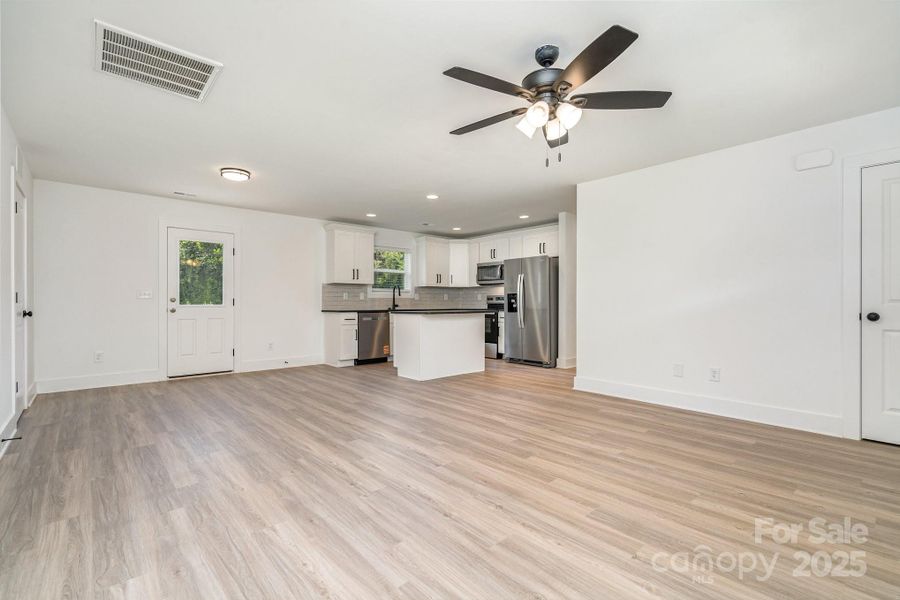 Image 18 of a home in .