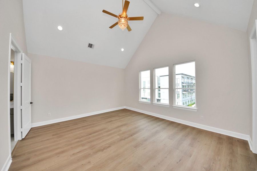 Spacious, unfurnished interior of a new home in , Houston (Image 20).