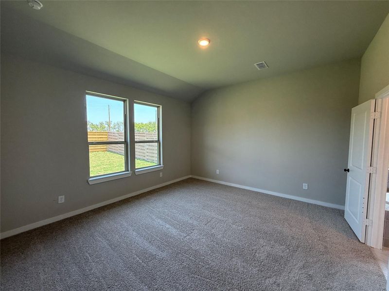 Spacious, unfurnished interior of a new home in Austin Point, Richmond (Image 14).