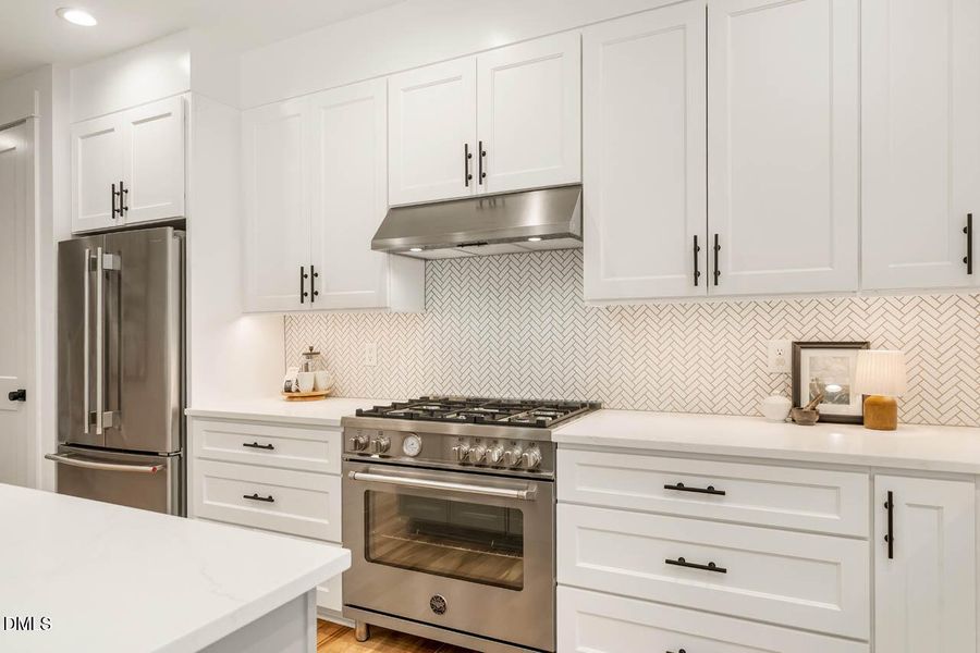 2044355995524827465-35