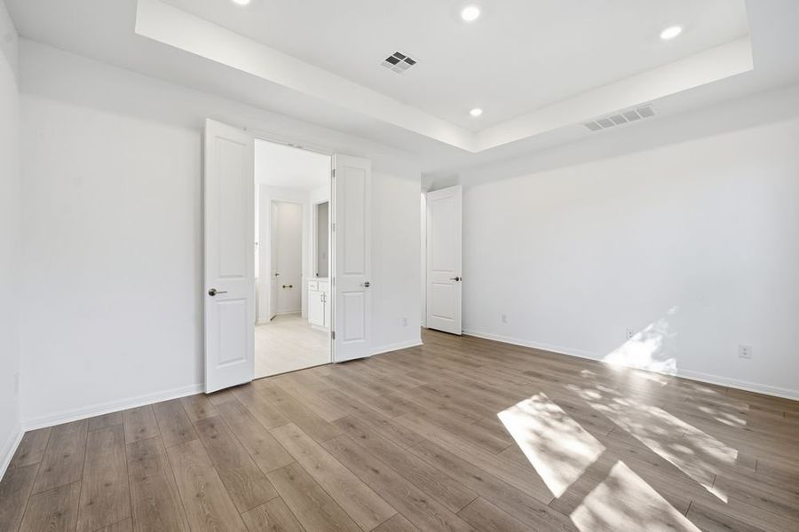 Spacious, unfurnished interior of a new home in Parkside on the River 60s, Georgetown (Image 16).