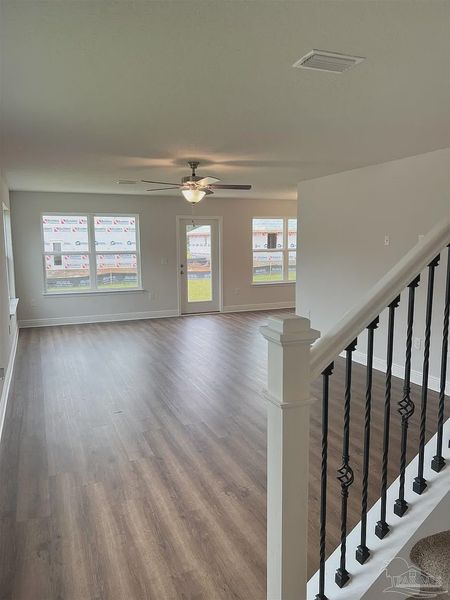 Spacious, unfurnished interior of a new home in Pine Top, Cantonment (Image 9).