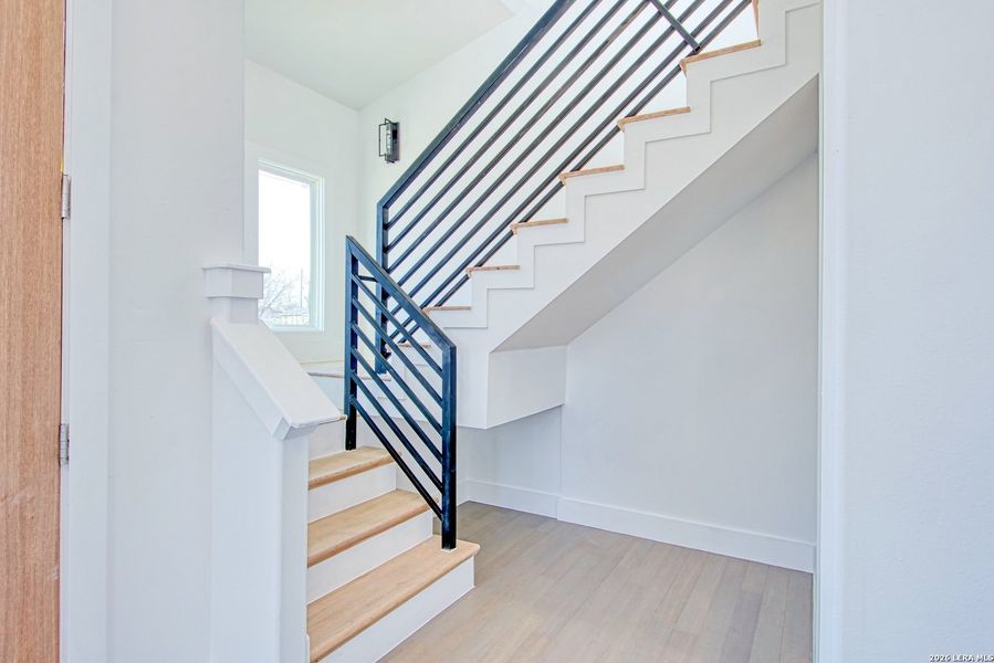 Spacious, unfurnished interior of a new home in , San Antonio (Image 13).