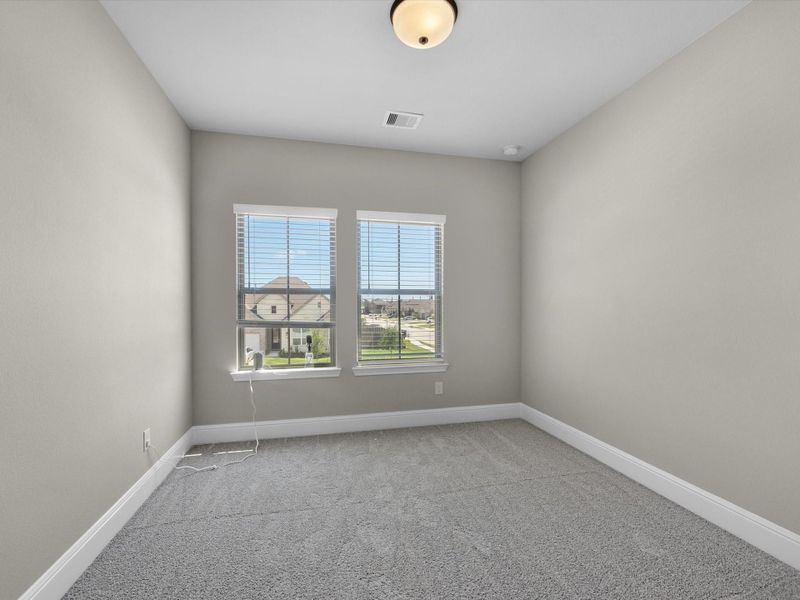 Spacious, unfurnished interior of a new home in Coastal Point, League City (Image 19).
