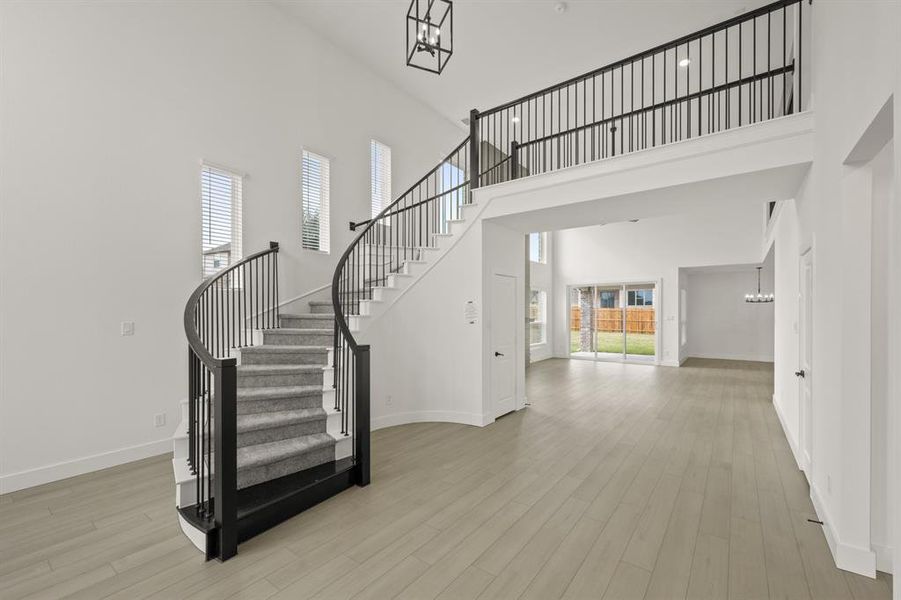 405 Newpark- Foyer-2