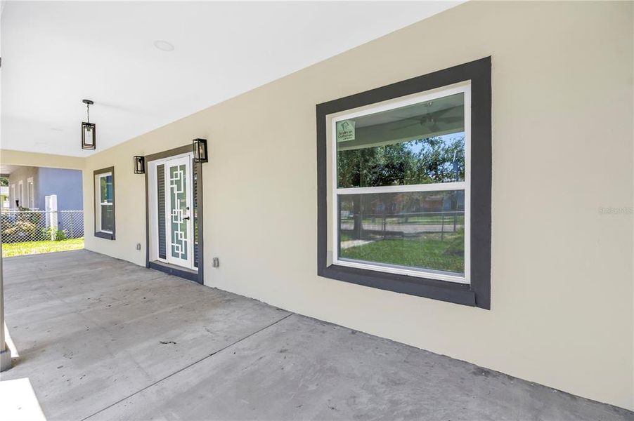 Exterior details and patio area of a home in , St. Petersburg (Image 24).