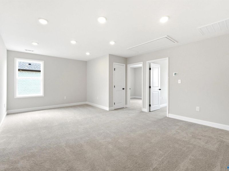 Spacious, unfurnished interior of a new home in Bailey Park, Fayetteville (Image 13).