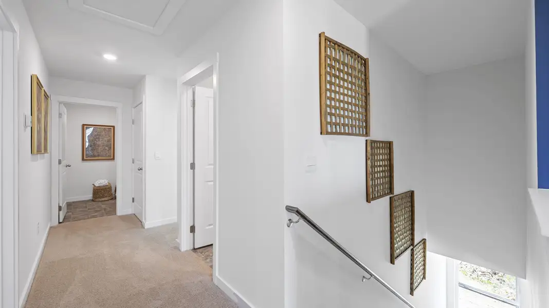 Spacious, unfurnished interior of a new home in Crescent Ridge, Niota (Image 18).