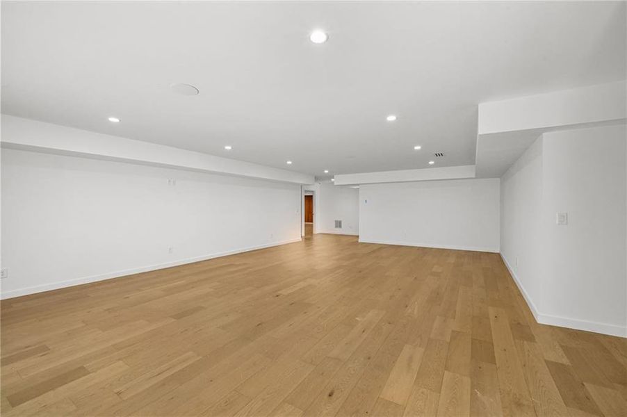 Spacious, unfurnished interior of a new home in , Atlanta (Image 55).