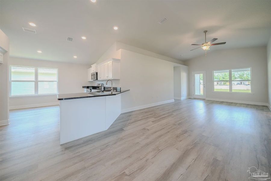 Image 14 of a home in Pine Top.