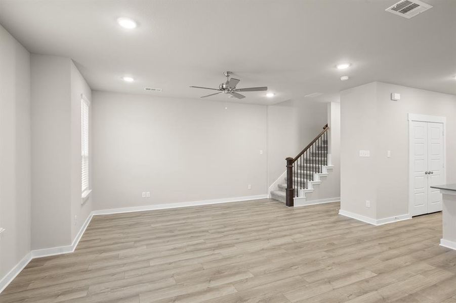 226 Wagon Spoke- Living Room-4