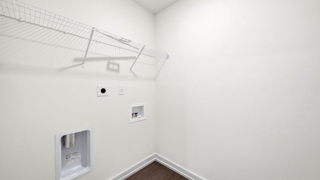Spacious, unfurnished interior of a new home in Oak Hill, Vonore (Image 27).