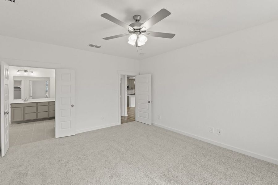Representative unfurnished interior of a home built from the Olive III Katy Lakes 50s by Brohn Homes in Katy Lakes, Katy (Image 15).