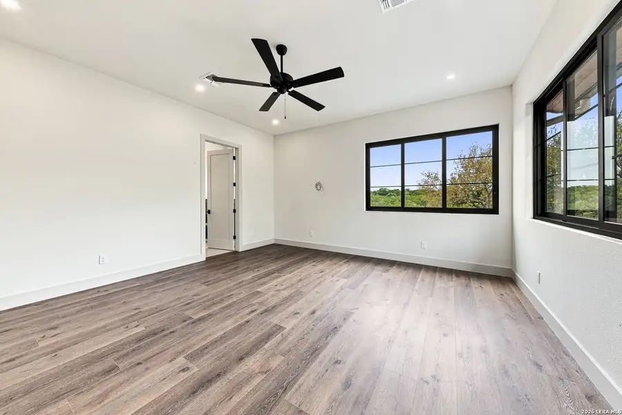 Spacious, unfurnished interior of a new home in , New Braunfels (Image 24).