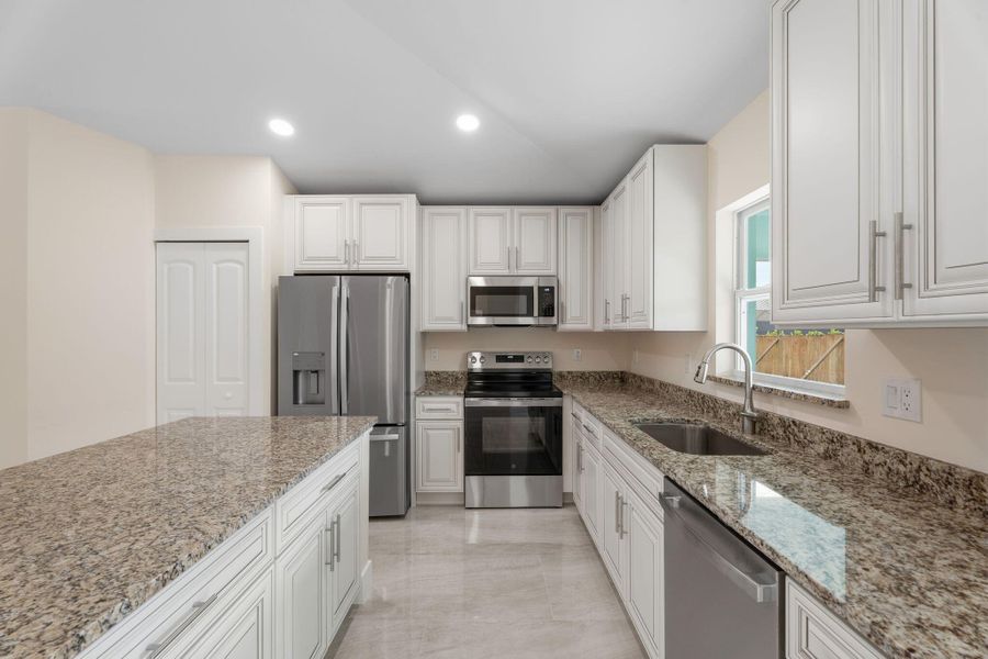 25-web-or-mls-SMG04804