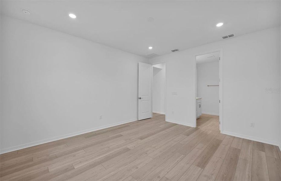 Spacious, unfurnished interior of a new home in Lakeview Estates, Palm Coast (Image 30). Spacious, unfurnished interior of a new home in Lakeview Estates, Palm Coast (Image 30).