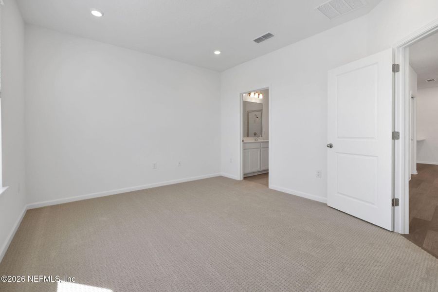 Spacious, unfurnished interior of a new home in Brook Forest, St. Augustine (Image 22).