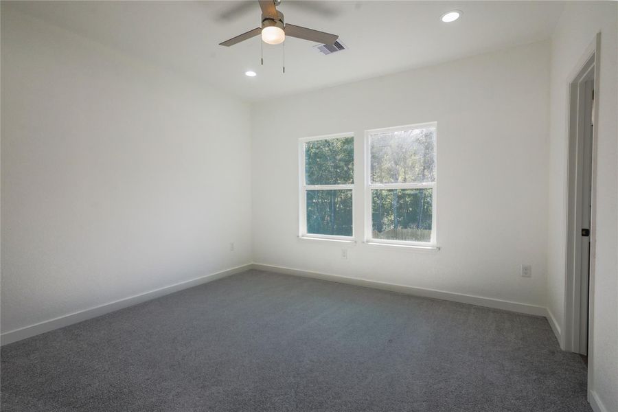Spacious, unfurnished interior of a new home in , Conroe (Image 12).