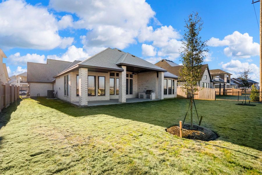 Exterior details and patio area of a home in Jordan Ranch 70' Lots, Fulshear (Image 26).