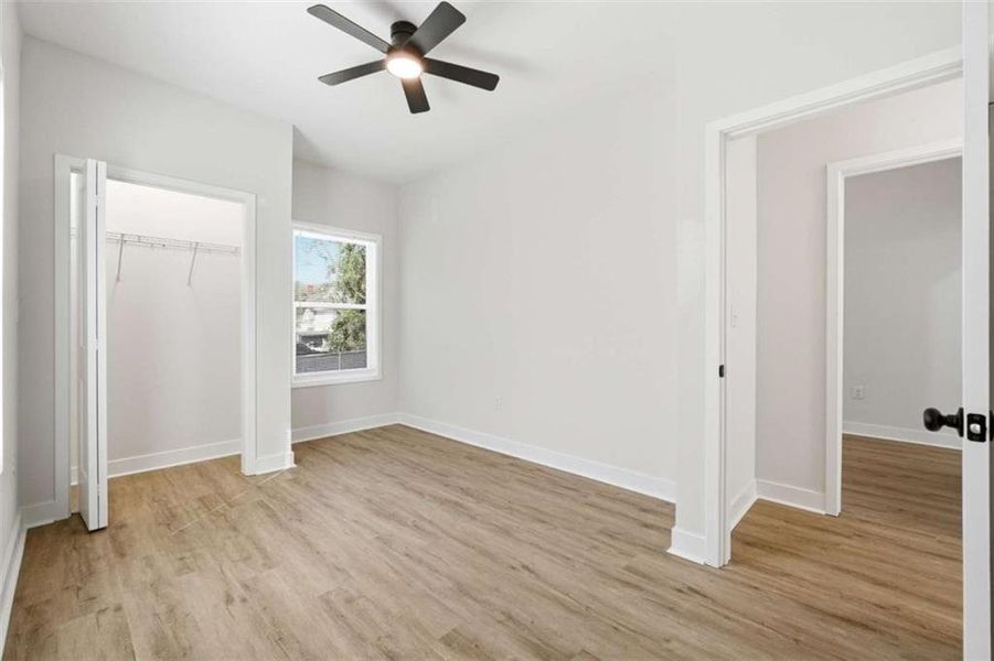 Spacious, unfurnished interior of a new home in , Athens (Image 25).