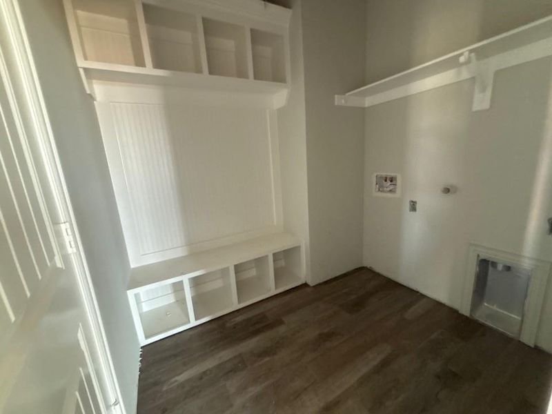 Spacious, unfurnished interior of a new home in Waterford Park, Weatherford (Image 5).